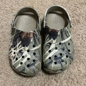 Camo crocs